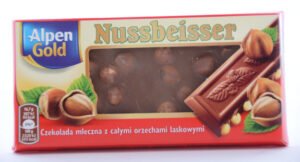 Alpen-Gold-Milk-chocolate-with-whole-hazelnuts-100-g